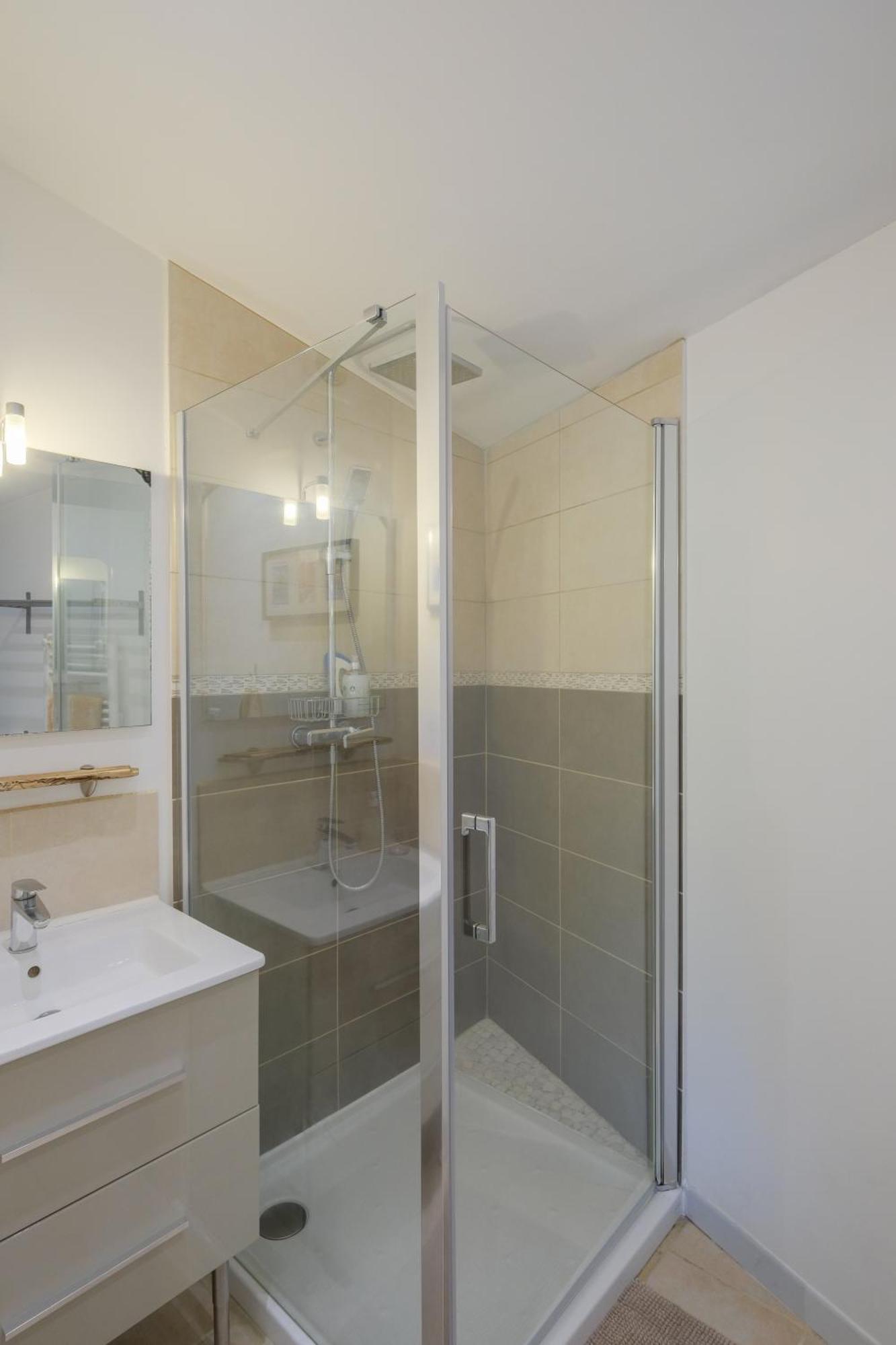Les Suites D'Alienor, Suite Jasmin Pessac Exterior photo