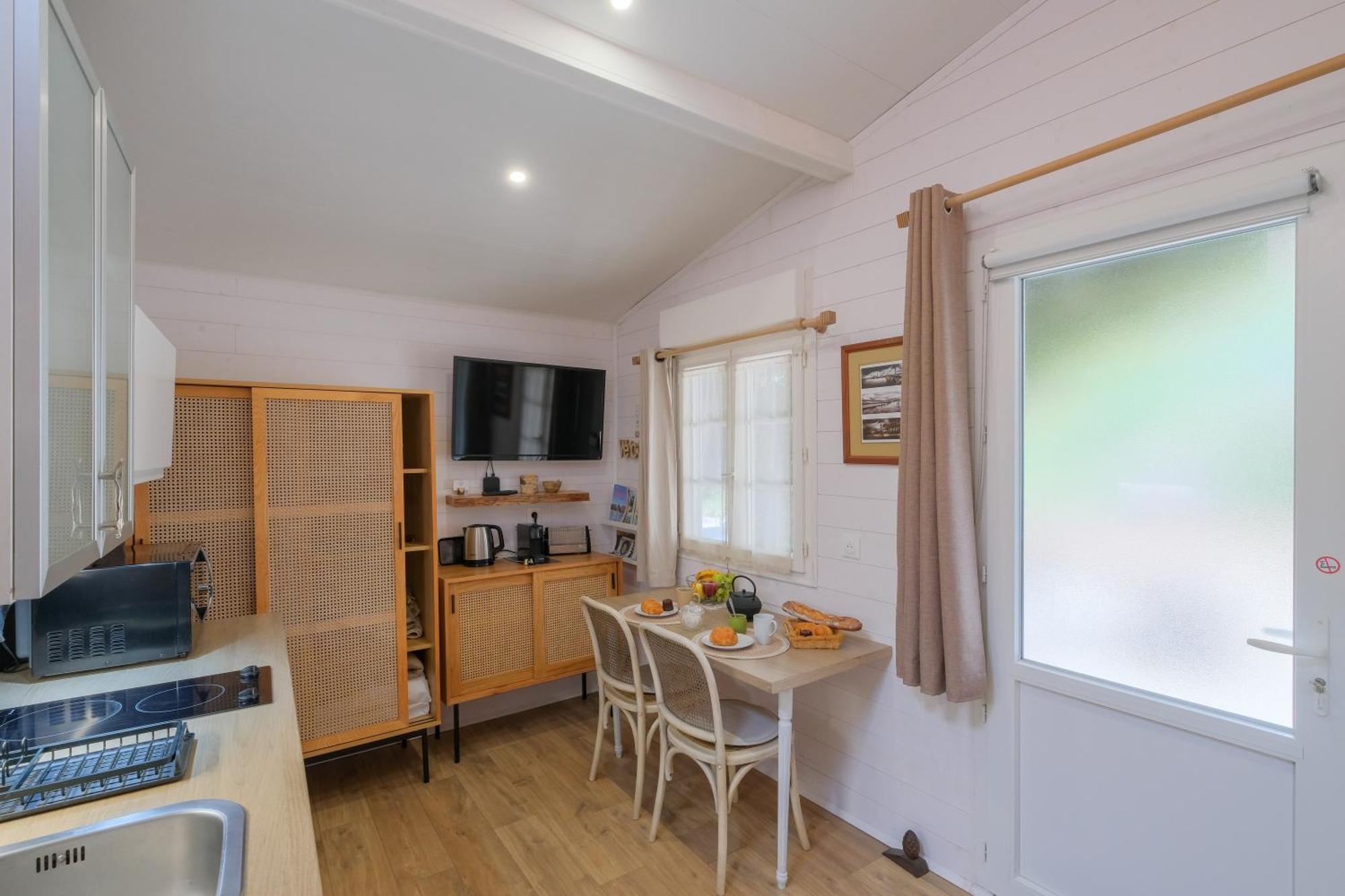 Les Suites D'Alienor, Suite Jasmin Pessac Exterior photo