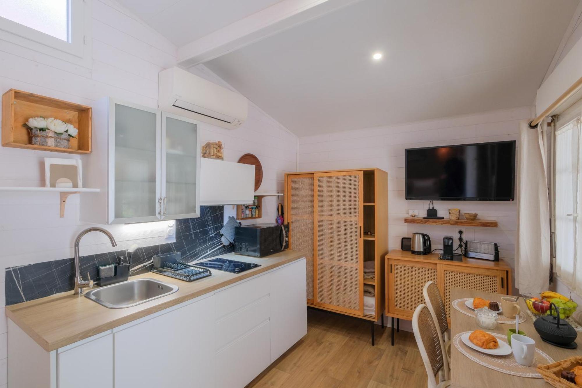 Les Suites D'Alienor, Suite Jasmin Pessac Exterior photo